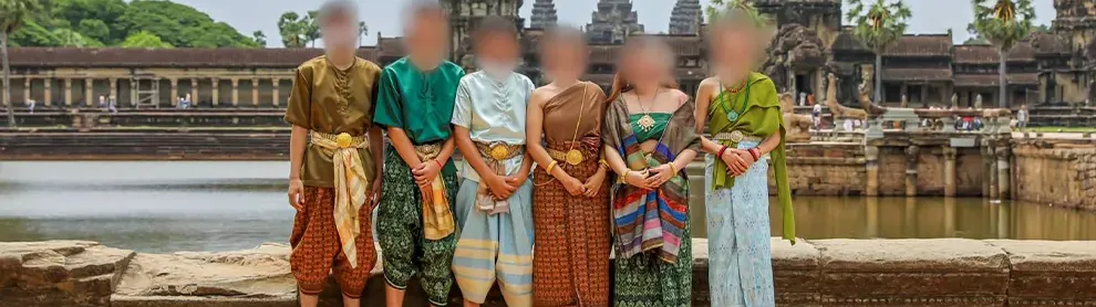 Image for article: ក្រសួង​ប្រើធម៌​ក្ដៅដល់​​អាជីវករ​ជួល​ឈុត​បុរាណ​ច្នៃ​ខុស​ទម្រង់​ដើម និង​ការប្រើកំណាត់សម្លៀកបំពាក់​​ថៃ