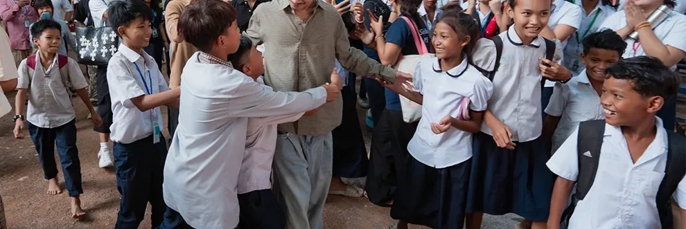 វណ្ណដា ទៅដល់ណាក៏ក្មេងៗ​ចោលរោមទទួលរាក់ទាក់ ស្រលាញ់មិនប្រែ - Main Article Image
