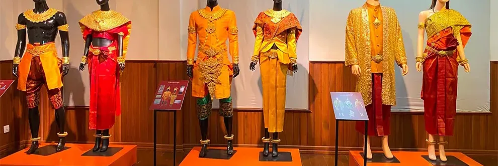 ទៅ​សៀមរាប​កុំ​ភ្លេច​ចូល​មើល​ពិព័រណ៍​សំលៀកបំពាក់​ប្រពៃណី​បុរាណ​ខ្មែរ សម្រាប់ភ្ញៀវ​ខ្មែរ​ ១ពាន់​រៀល​ប៉ុណ្ណោះ - Main Article Image