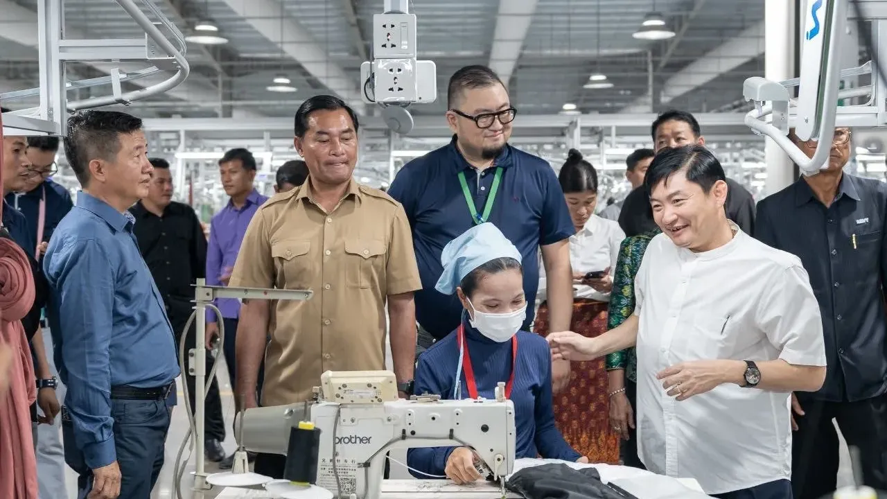 យុវជនជិត ១៧ម៉ឺននាក់ បាន និងកំព...