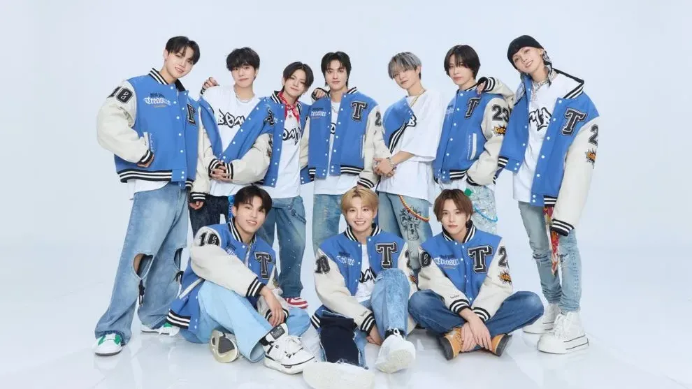 Cam-Teume ធ្វើបាន! ខ្លាចភ្លៀងចំថ្ងៃប្រគំតន្រ្ដីអ្នកគាំទ្រកម្ពុជានាំគ្នាធ្វើតាមជំនឿខ្មែរល្បីដល់អ្នកគាំទ្រអន្តរជាតិ