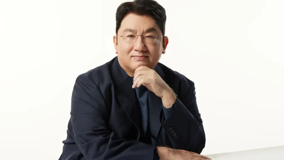 ប៉ូលិសស្នើសុំដីកាចាប់ខ្លួនប្រធានក្រុមហ៊ុន HYBE លោក Bang Si Hyuk