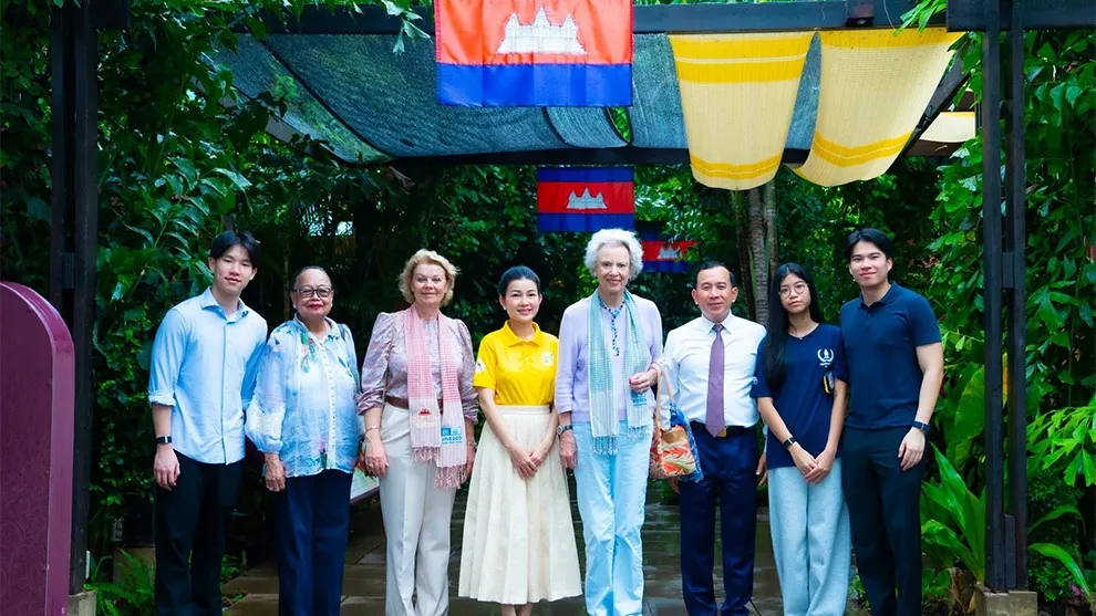 ព្រះអង្គម្ចាស់ក្សត្រិយ៍ នៃប្រទេសដាណឺម៉ាក កោតស្ញប់ស្ញែងកម្ពុជាក្នុងដំណើរយាងទតប្រាសាទអង្គរវត្ត និងសិប្បកម្មខ្មែរនៅសៀមរាប