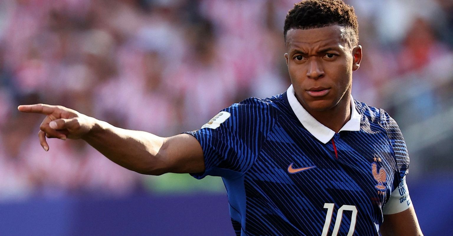 Mbappe ឡើងកម្ដៅក្រៅទីលានជាមួយអ