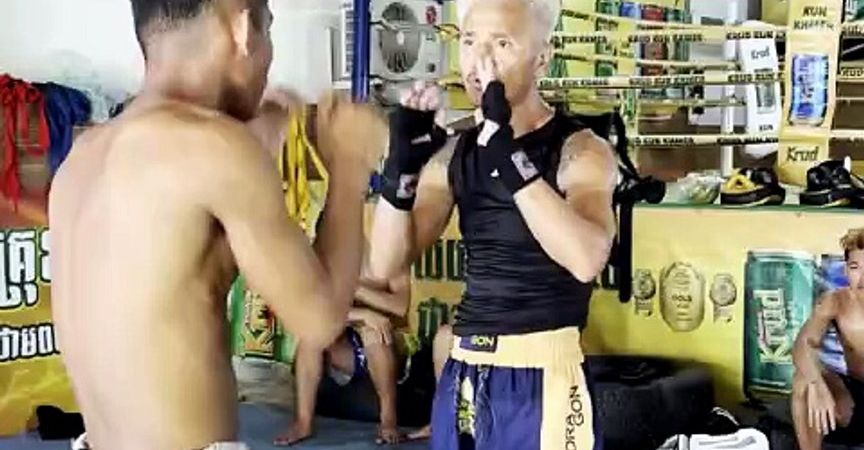 ឡោ គឹមហ៊រ បោះបង់កាងារបើកឡានទឹក