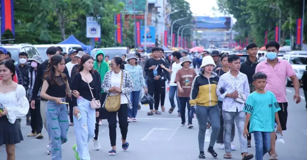 ឆ្នាំ២០៥០ ប្រាក់ចំណូល​ប្រចាំឆ្...