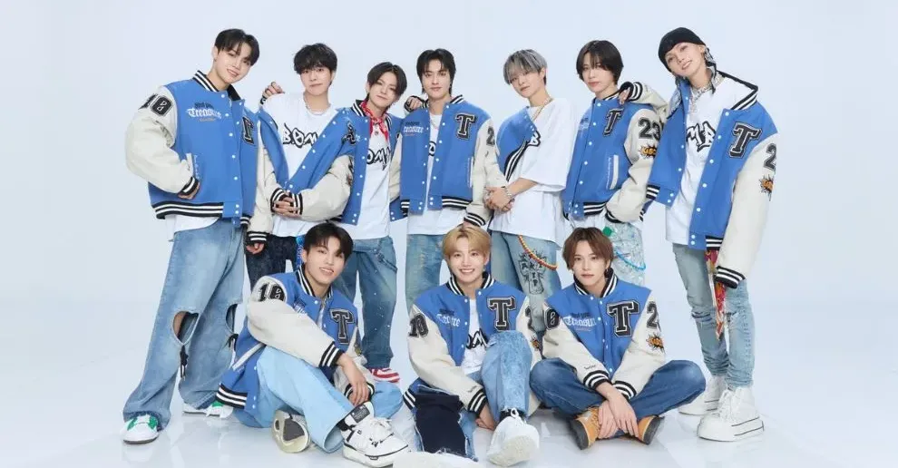 Cam-Teume ធ្វើបាន! ខ្លាចភ្លៀងចំថ្ងៃប្រគំតន្រ្ដីអ្នកគាំទ្រកម្ពុជានាំគ្នាធ្វើតាមជំនឿខ្មែរល្បីដល់អ្នកគាំទ្រអន្តរជាតិ