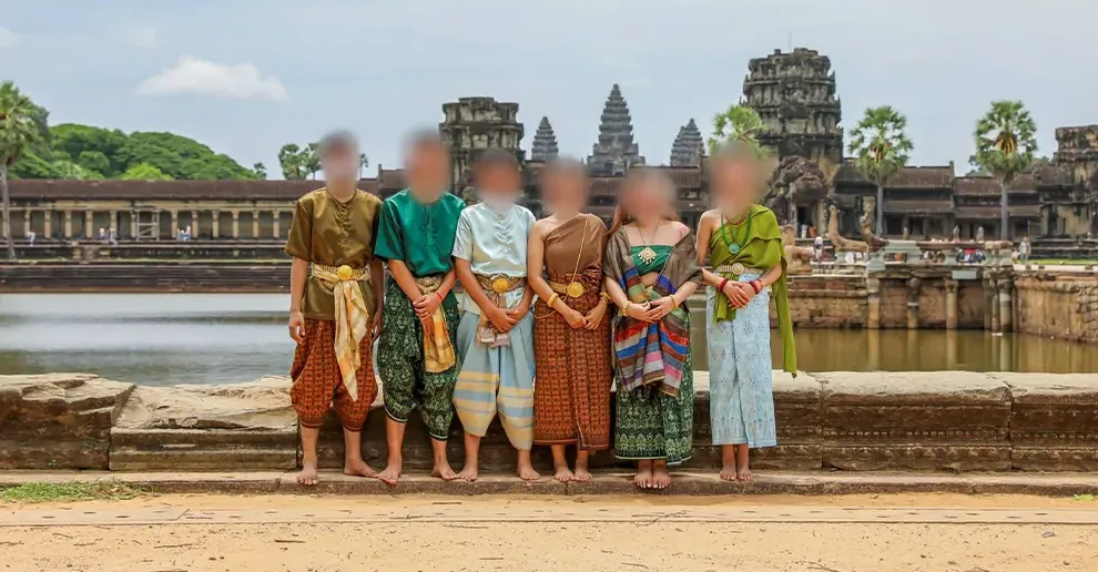ក្រសួង​ប្រើធម៌​ក្ដៅដល់​​អាជីវករ​ជួល​ឈុត​បុរាណ​ច្នៃ​ខុស​ទម្រង់​ដើម និង​ការប្រើកំណាត់សម្លៀកបំពាក់​​ថៃ