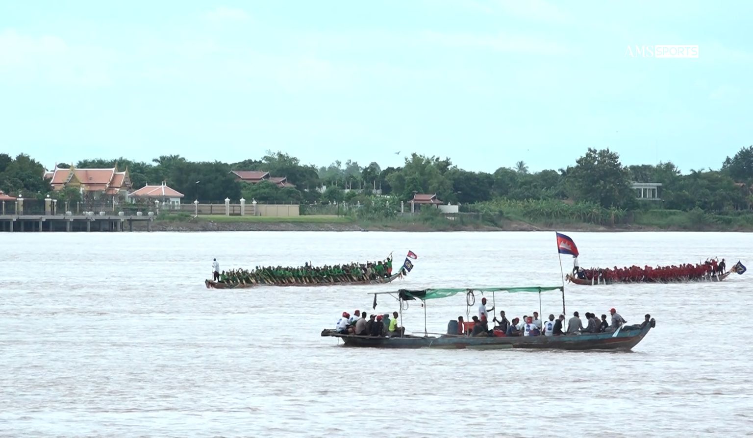 ខ្លះអំពីការប្រណាំងទូក ង នៅខេត្តកំពង់ចាម ថ្ងៃទី26 ខ