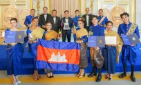 ក្រុមហ៊ុន វឌ្ឍនៈ នាំមោទនភាពកម្ពុជាទៅកាន់ប៉ារីស ទទួលមេដាយមាស២៣ ពានពេជ្រ៤ និងបង្ហាញសម្រស់វប្បធម៌ខ្មែរលើឆាកអន្តរជាតិ