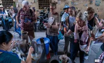 ច្រក​ផ្លូវ​តូចៗ​នៅ​តំបន់​អូរឫស្សី​ទាក់ទាញ​ទេសចរ​ទាំង​ខ្មែរ-បរទេសសម្រាប់អាហារក្នុងស្រុក