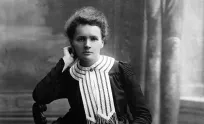 Marie Curie ស្រ្តី និងបុគ្គលតែម្នាក់គត់ដែលទទួលបានពានរង្វាន់ណូបែលក្នុងវិស័យវិទ្យាសាស្រ្ត ២ ផ្នែកផ្សេងគ្នា