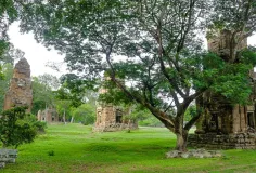 ទិដ្ឋភាពប្រវត្តិសាស្ត្រ! ប្រាសាទសួរព្រ័ត្រឬប្រាសាទនាង១២ មានទំនាក់ទំនងនឹងពិធីបុណ្យ តាំងតុ របស់ខ្មែរ