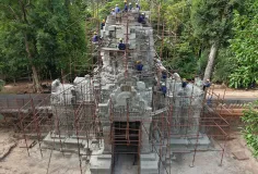 ខ្លោង​ទ្វារ​បុរាណ​នៃ​ប្រាសាទ​តាព្រហ្ម ​ទទួល​បានការ​ជួសជុល​យ៉ាង​ផ្ចិតផ្ចង់ ត្រៀម​បញ្ចប់​ចុង​ឆ្នាំ​នេះ