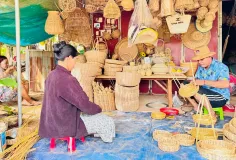 អ្នកស្រុកសៀមរាប បន្តសិប្បកម្មបុរាណដ្បិតចង់រក្សាទម្លាប់ប្រើសម្ភារៈបែបខ្មែរតជំនាន់