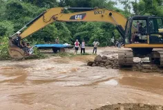 មាន​សុវត្ថិភាព​ហើយ! ទេសចរជាង ៥០០ នាក់ជាប់គាំងនៅខ្នងផ្សារ ត្រូវ​បាន​សង្គ្រោះ​ទាន់​ពេល​វេលា