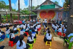 ទី​បំផុត​ផ្ទះ​ស្នាក់​របស់​លោកគ្រូអ្នកគ្រូបង្រៀននៅសាលា​ដូង ​​មិន​មាន​ការ​រុះរើ ថែម​ទាំងទទួលបានការ​ឧបត្ថម្ភ​ពី​រដ្ឋាភិបាល