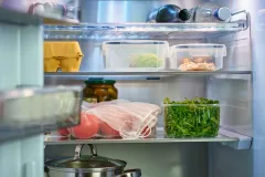 កំហុសទាំង ៧ ធ្វើឱ្យទូទឹកកកស៊ីភ្លើងខ្លាំង តែមនុស្សភាគច្រើនធ្វើខុសទាំងមិនដឹងខ្លួន! - Article