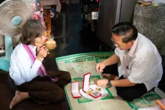 អភិបាលខេត្តបាត់ដំបង ទៅសួរសុខទុក្ខលោកយាយ រស់ សាបឿន ជាបងស្រីបង្កើតរបស់លោកស្រី រស់ សេរីសុទ្ធា - Article