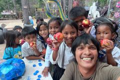 ស្ថាបនិកសាលាដូង អំពាវនាវសប្បុរសជនជួយធុងចម្រុះទឹកសម្រាប់ក្មេងតូចៗលើភ្នំគិរីរម្យ - Article