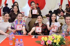 លោកជំទាវអ្នកឧកញ៉ា ម៉ៅ ចំណាន ឆ្លើយ​តបចំៗ ក្រោយមានគេសួរថា "សមាគមសិល្បករខ្មែរកំពុងកសាងអ្វី"? - Article