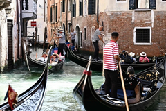 ក្រុង Venice ពិចារណាដំឡើងថ្លៃចូលទស្សនា ៦ ដង ដើម្បីដោះស្រាយបញ្ហាភ្ញៀវទេសចរច្រើនលើសលប់ - Article