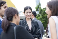 Connection ល្អមិនមែនគ្រាន់តែស្គាល់មុខស្គាល់ឈ្មោះ តែត្រូវឱ្យគេដឹងថាយើងពូកែអ្វី និងជួយអ្វីគេបាន! ចង់ពង្រីកបណ្ដាញទំនាក់ទំនង គួរស្វែងយល់ ៣ វិធីសាស្ត្រខាងក្រោម - Article
