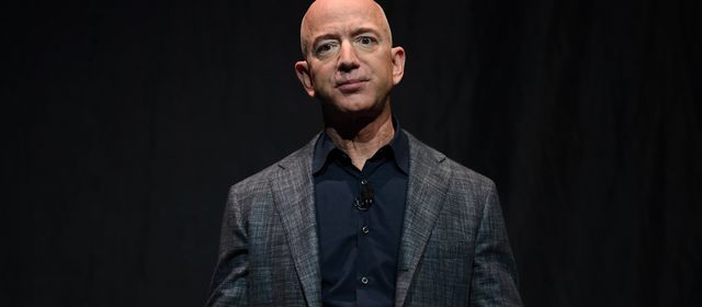 ថៅកែ Amazon កំពុងចរចាទិញភាគហ៊ុនពីក្លិបបាល់ទាត់អង់គ្លេស Liverpool