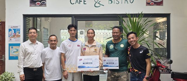 ទឹកចិត្តអ្នកស្នេហាកីឡារត់! គ្រូបង្វឹក និងអត្តពលិករត់ប្រណាំងកម្ពុជា ទទួលបានថវិកាលើកទឹកចិត្តក្រោយចប់បេសកកម្មកីឡាអាស៊ីនៅជប៉ុន