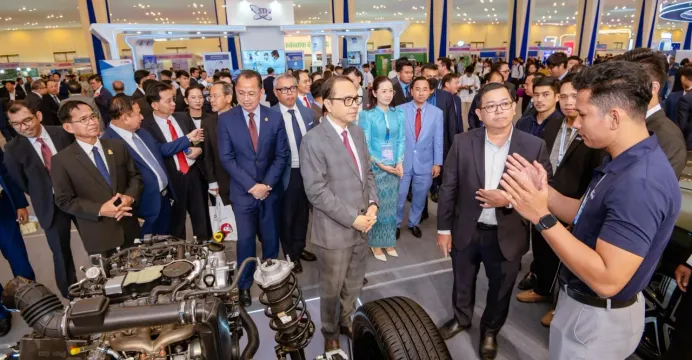 ទិវាជាតិវិទ្យាសាស្ត្រ បច្ចេកវិ...