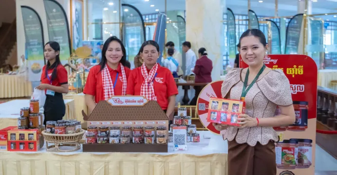 កូនខ្មែរ កែច្នៃម្ហូបប្រពៃណី នា...