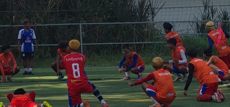 ក្រុមបាល់ទាត់វិទ្យាល័យ ជាស៊ីម ...