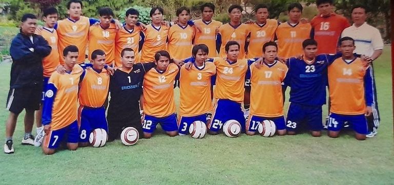 Hello United ជាក្រុមបាល់ទាត់ខ្...