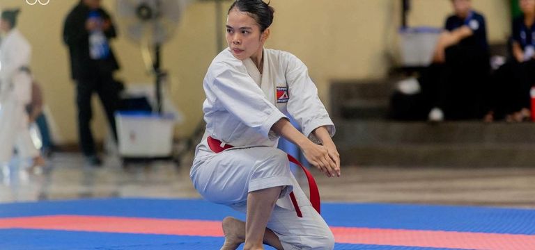 កីឡាការិនីការ៉ាតេឆ្នើម លី ស៊ូអ...