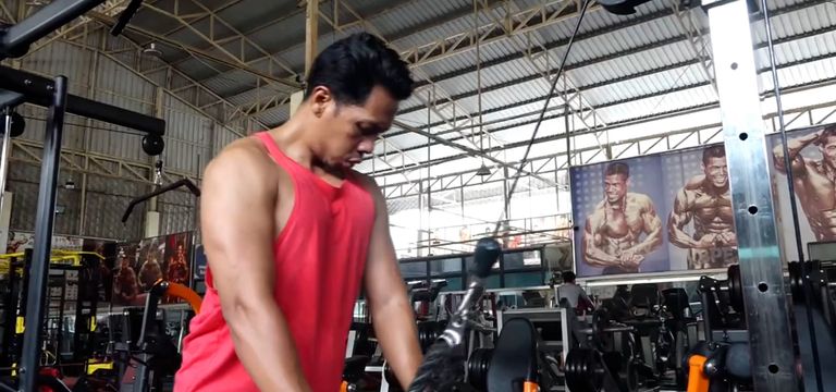 កីឡាករ ស្រុិន រាជ៖ "កីឡាករកាយវ...