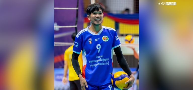 ស៊ុយ ខន ស្មាត់ឆ្វេងកំពុងឡើងកូដ...