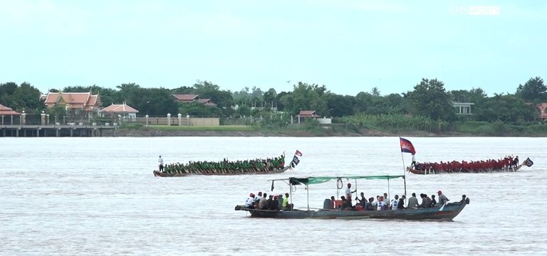 ខ្លះអំពីការប្រណាំងទូក ង នៅខេត្...