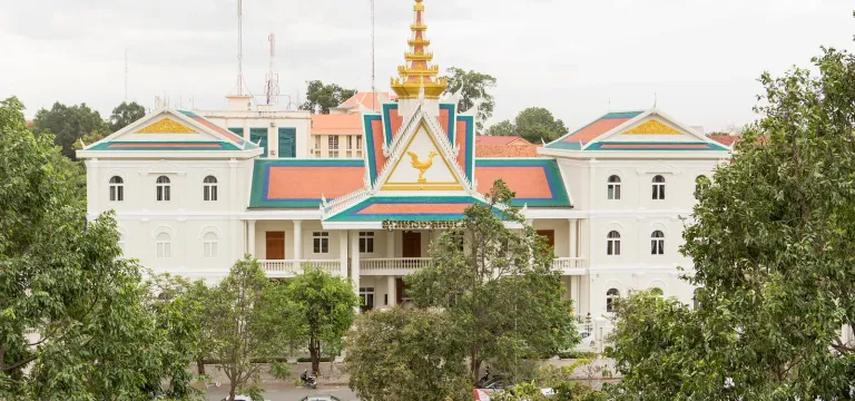 អ្នកវិនិយោគនៅលើផ្សារហ៊ុនកម្ពុជ...