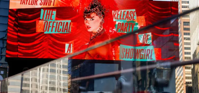 Taylor Swift ត្រូវគេប្ដឹងពីបទរំលោភលើកម្មសិទ្ធិបញ្ញា ចំពោះអាល់ប៊ុម "The Life of a Showgirl"