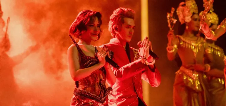 អ្នកទស្សនារាប់ម៉ឺននាក់ហ៊ោកញ្ជ្រៀវ គាំទ្រការសម្ដែង ទេព បូព្រឹក្ស &amp; ជី ដេវីត នៅ Round Festival