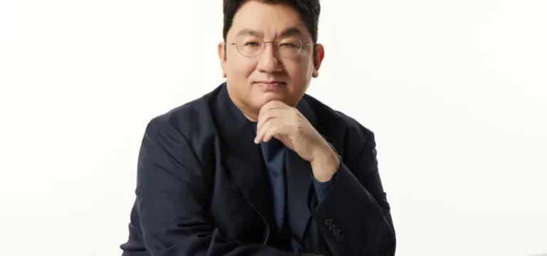 ប៉ូលិសស្នើសុំដីកាចាប់ខ្លួនប្រធានក្រុមហ៊ុន HYBE លោក Bang Si Hyuk