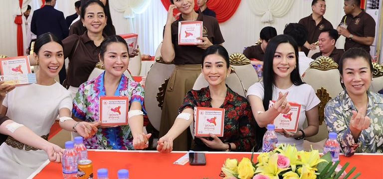 លោកជំទាវអ្នកឧកញ៉ា ម៉ៅ ចំណាន ឆ្លើយ​តបចំៗ ក្រោយមានគេសួរថា "សមាគមសិល្បករខ្មែរកំពុងកសាងអ្វី"?