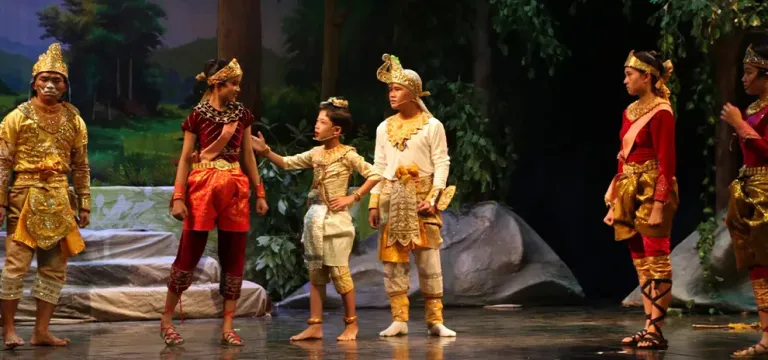ឪពុកម្ដាយចង់ឱ្យកូនមានចំណេះជំនាញសិល្បៈក្នុងខ្លួន សិក្សាឥតបង់ថ្លៃនៅសាលាមធ្យមវិចិត្រសិល្បៈ