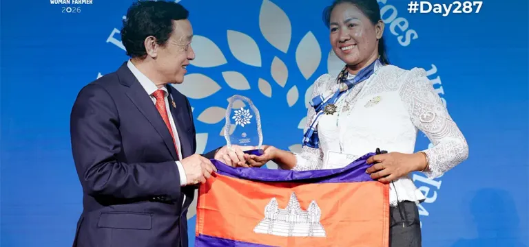 លោកស្រី សែត ហាច ៖ ផ្ដើមពីស្ត្រីមេផ្ទះស៊ូរហូតក្លាយជាអ្នកដឹកនាំសហគមន៍កសិកម្ម ទទួលពានរង្វាន់ស្ត្រីឆ្នើមពិភពលោក