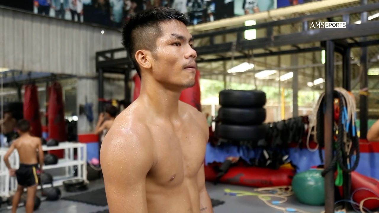 Image for article: ប៉ែនកាក់ រាជសីហ៍ លះបង់ការងារ ជំនះចិត្តគ្រួសារ ដើតាមក្តីស្រមៃក្លាយជាអ្នកប្រដាល់