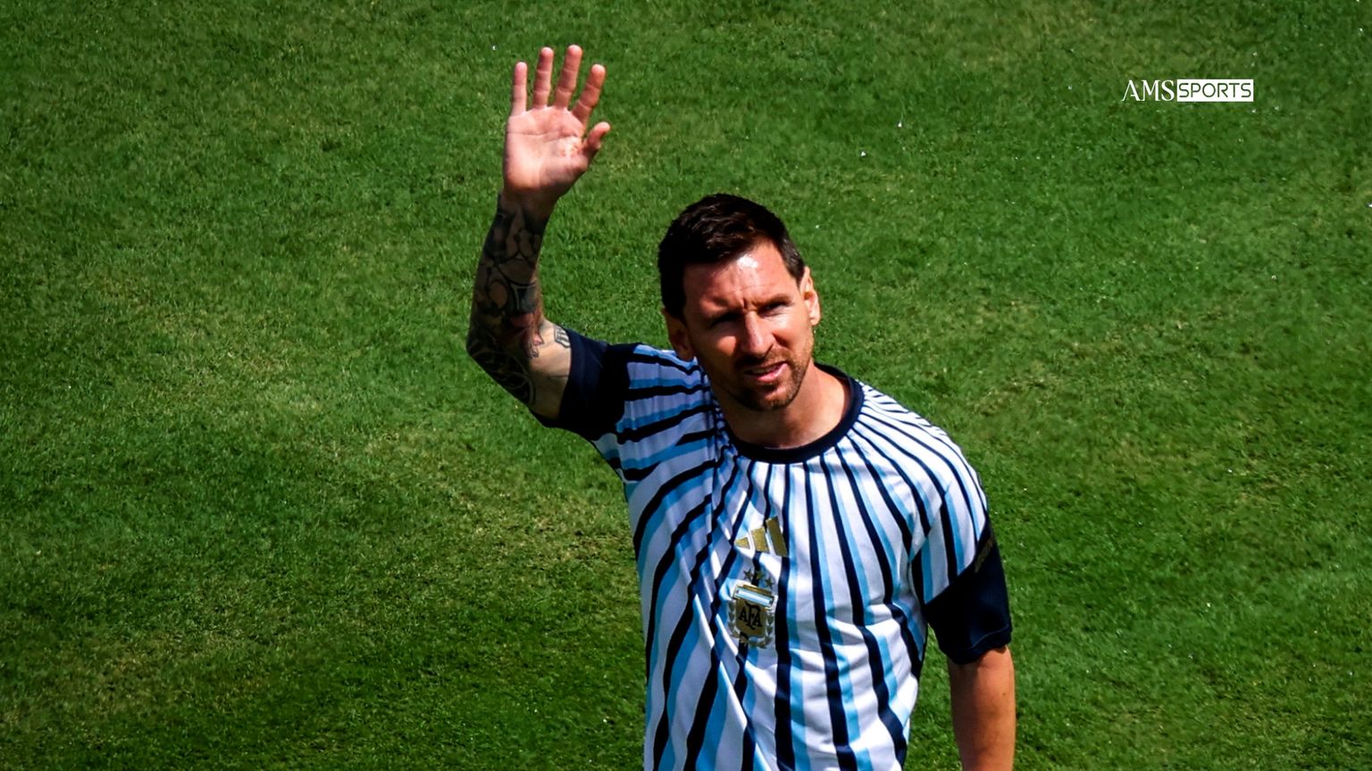 Messi ក្លាយជាគូប្រជែង Ronaldo ក្នុងជំនួញបាល់ទាត់ ក្រោយទើបត្រូវបានប្រកាសទិញក្លិបមួយនៅអេស្ប៉ាញ - Article Thumbnail
